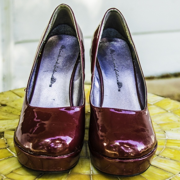 Red patent platform wedges - Picture 1 of 8